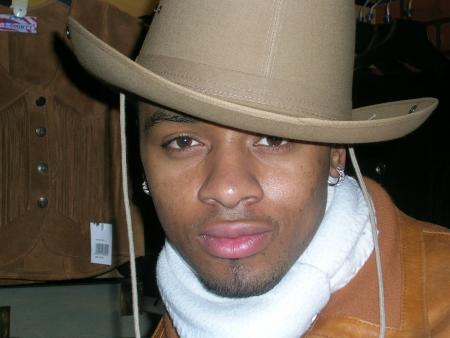 BRUNO EN MODE COBOY